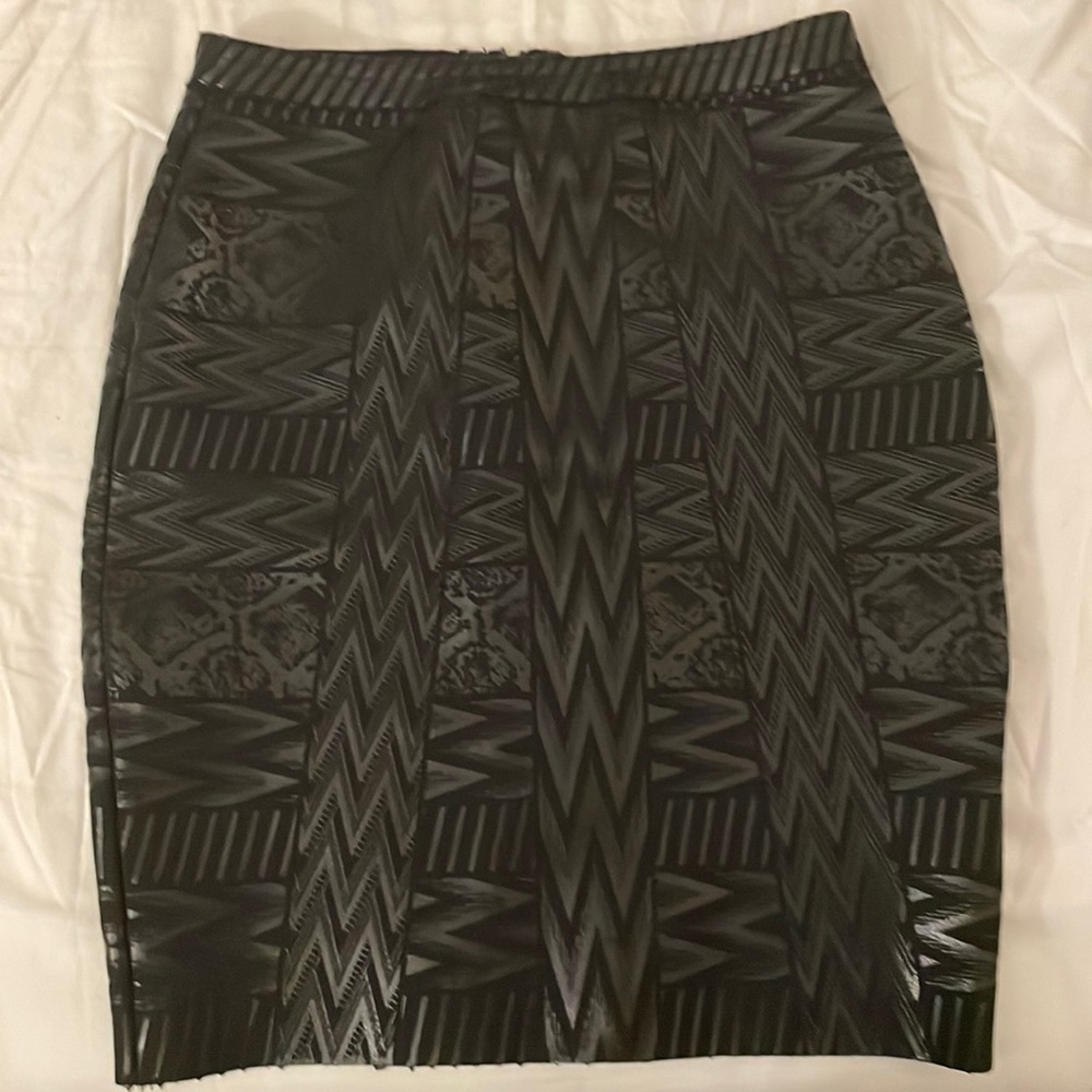 Black skirt with stretch